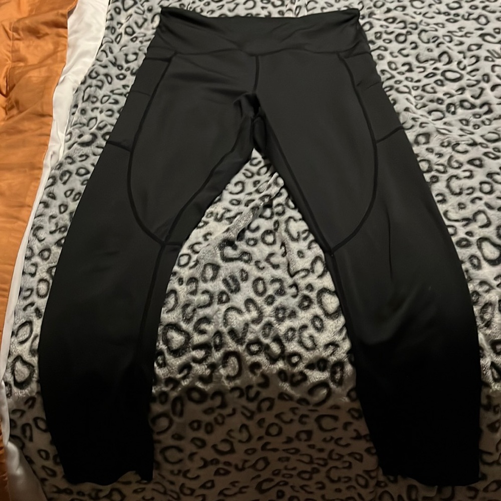 Zyia pocket light and tight hi-rise legging